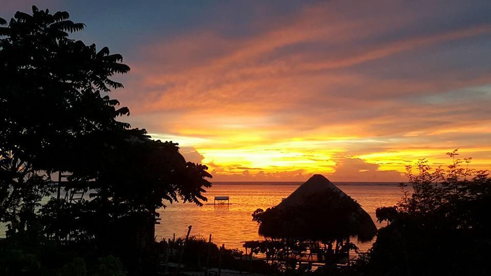 Birdland Beach Club Bolinao Экстерьер фото